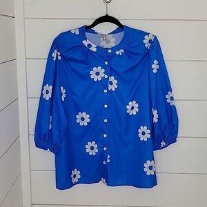 Noracora Large blue with white floral collarless blouse